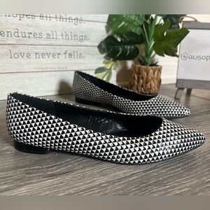 Nine West Black and White Triangular Geometric Pointed Toe Flats. Size 7.5